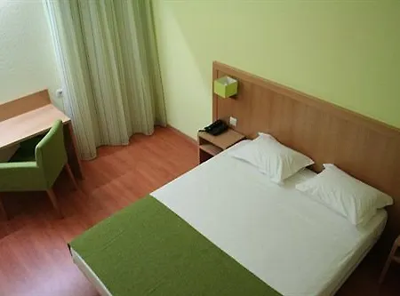 Garden Hotel 3*